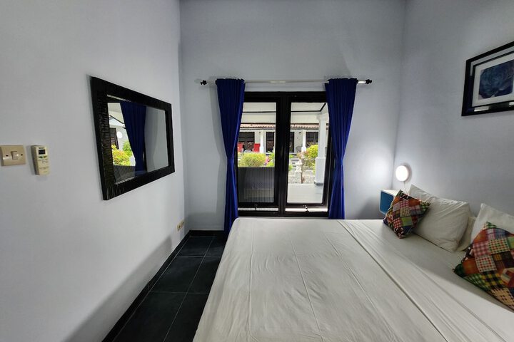 Room 11 of 111