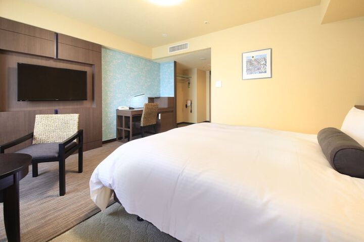 Room 18 of 43
