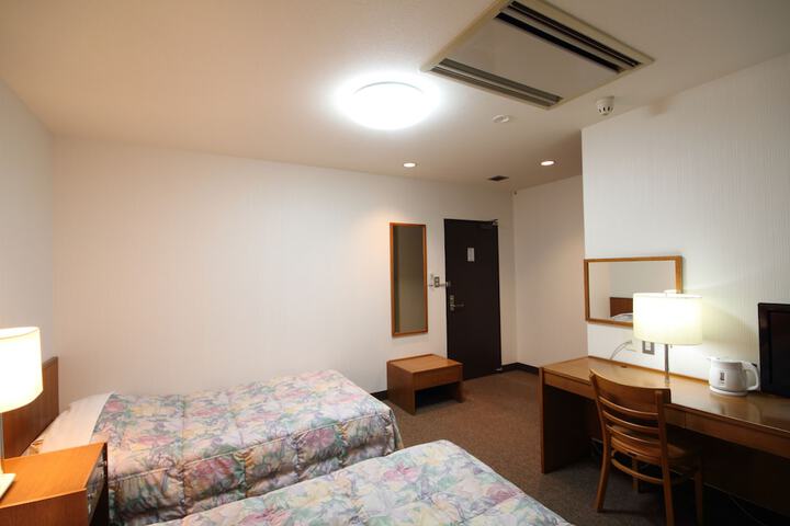 Room 7 of 42