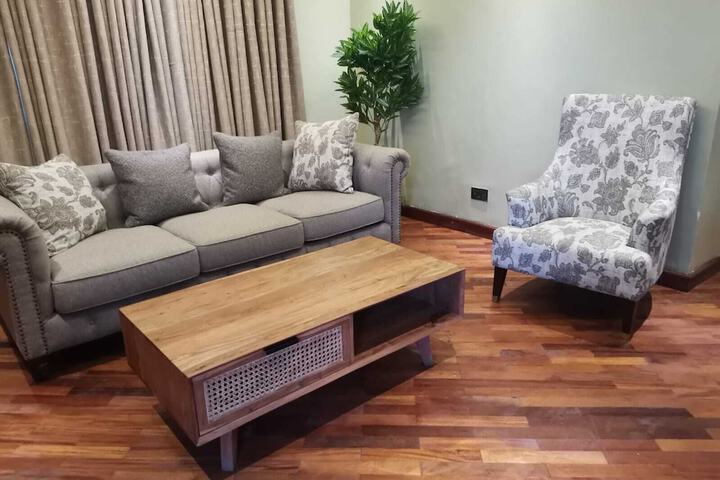 Room 5 of 9