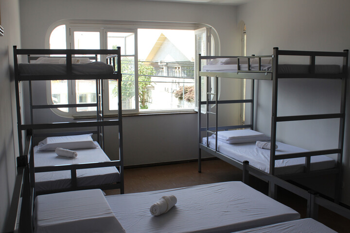 Room 5 of 13