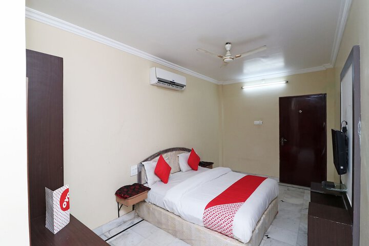 Room 25 of 27