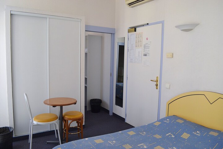 Room 14 of 47