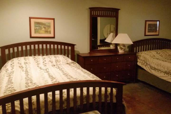 Room 5 of 28