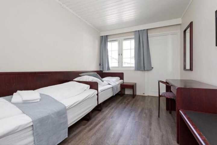 Room 3 of 17