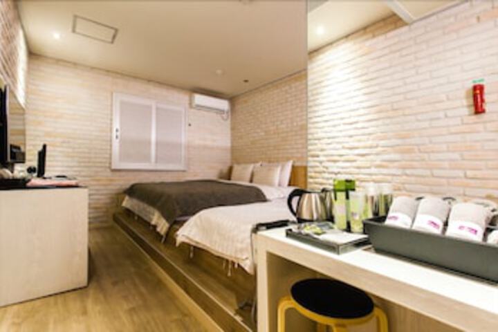 Room 14 of 57