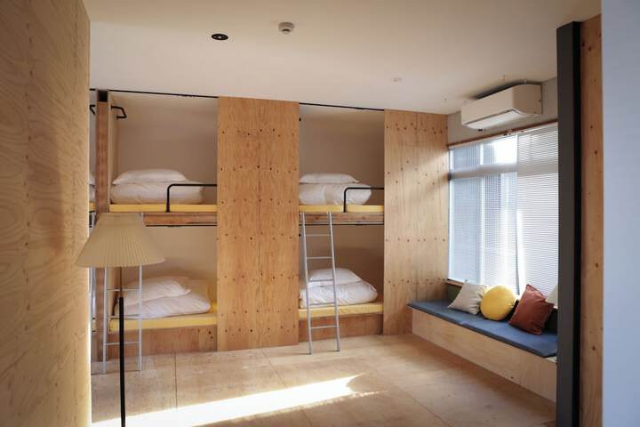 Room 29 of 34
