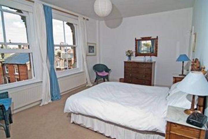 Room 5 of 13