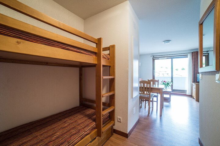 Room 16 of 42