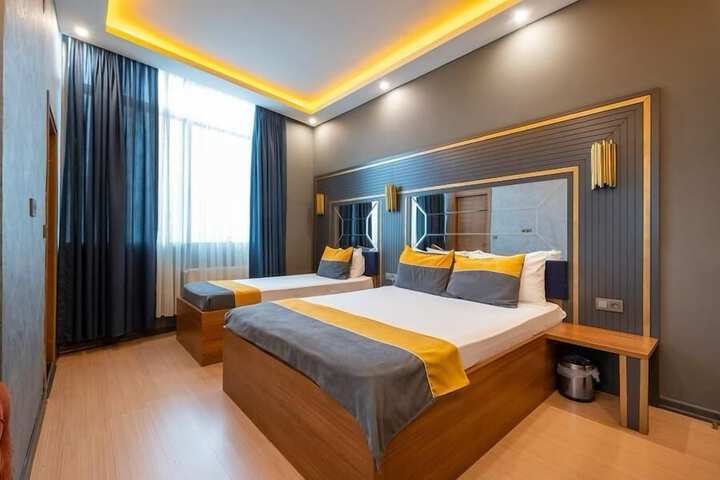 Room 4 of 24