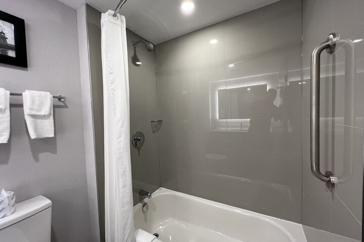 Room 20 of 26