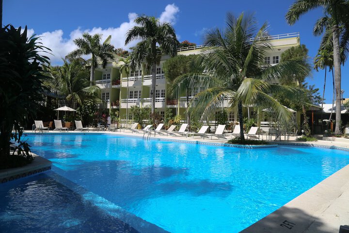 Pool Hotel