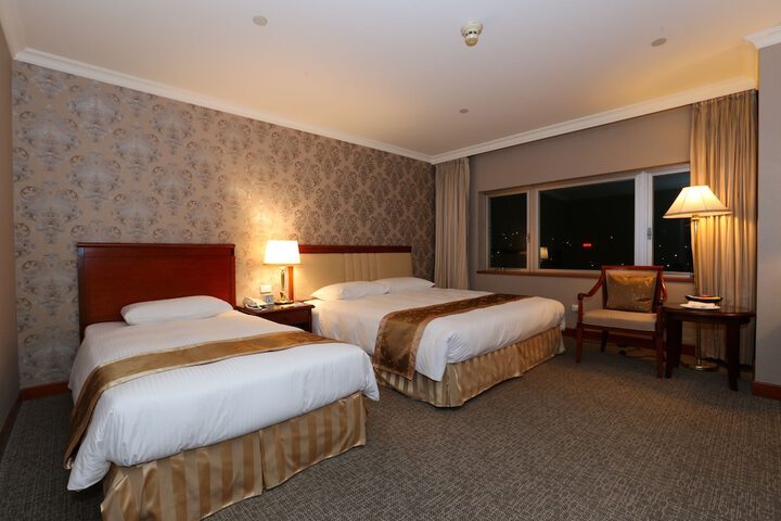 Room 9 of 43