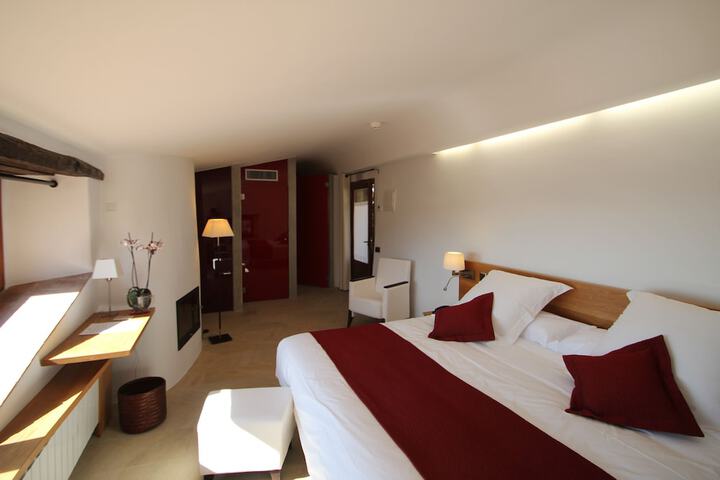 Room 4 of 75