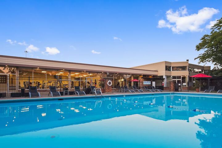 Pool Hotel