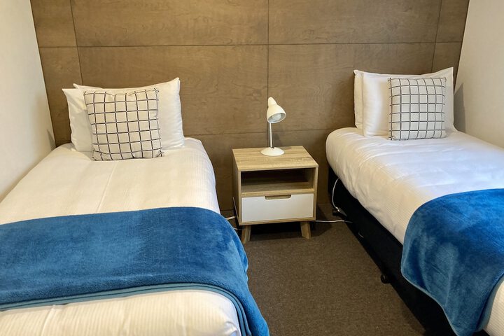 Room 7 of 128
