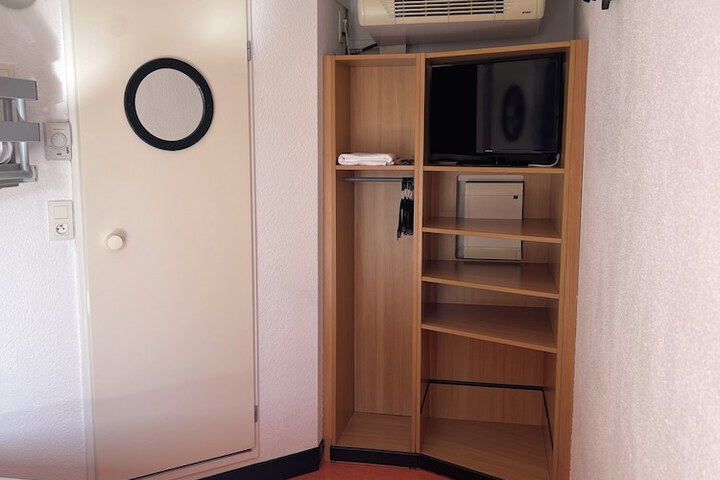 Room 15 of 69