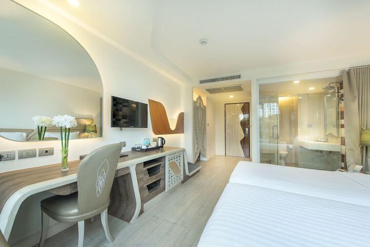 Room 13 of 81