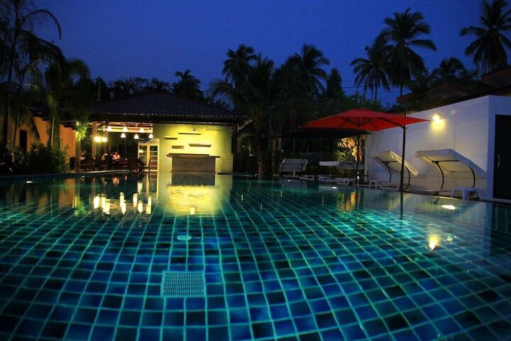 Pools & Facilities