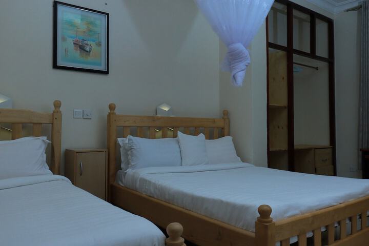 Room 36 of 182