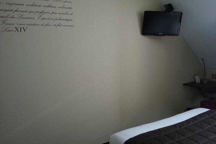 Room 9 of 41