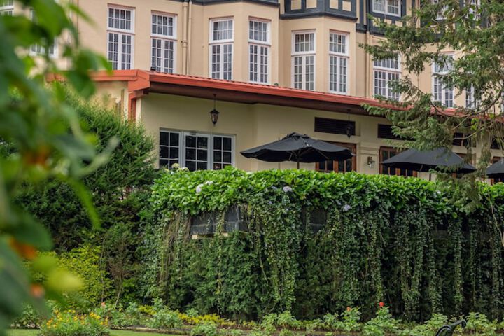 Hotel Exterior 103 of 104
