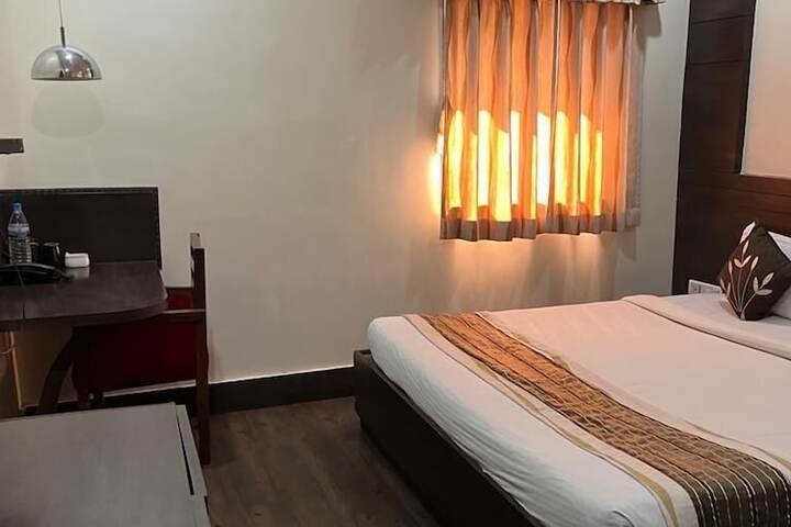 Room 5 of 7
