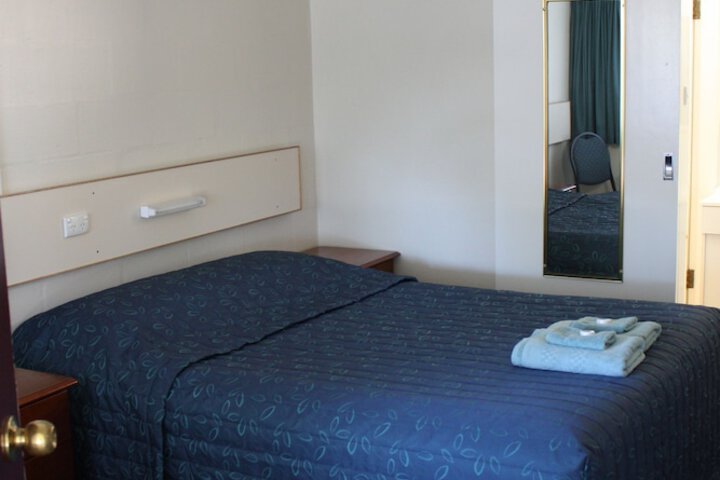 Room 5 of 63