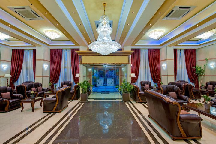 Entrance & Lobby