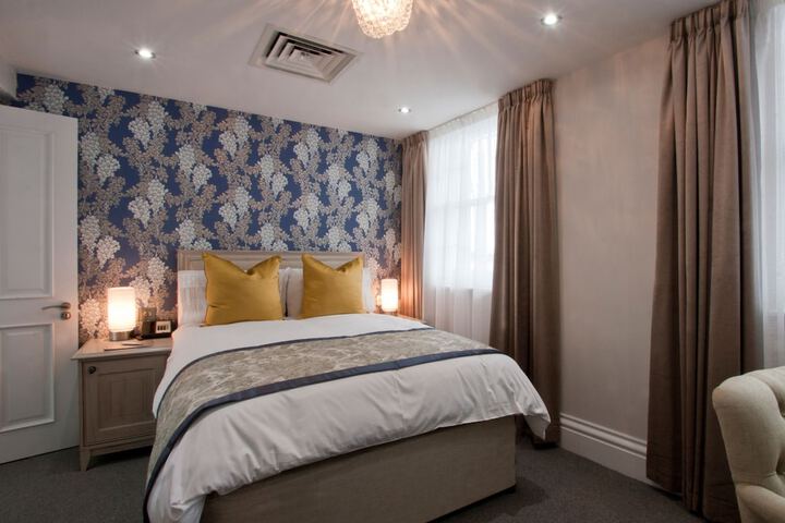 Room 10 of 50
