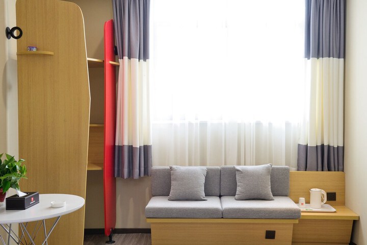 Room 25 of 44