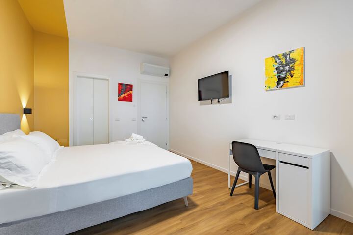 Room 10 of 39