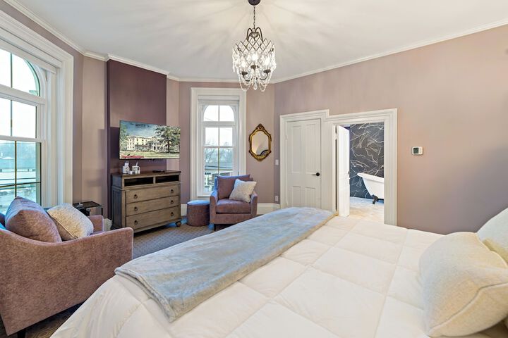 Suite 1 King Bed (34 of 70)