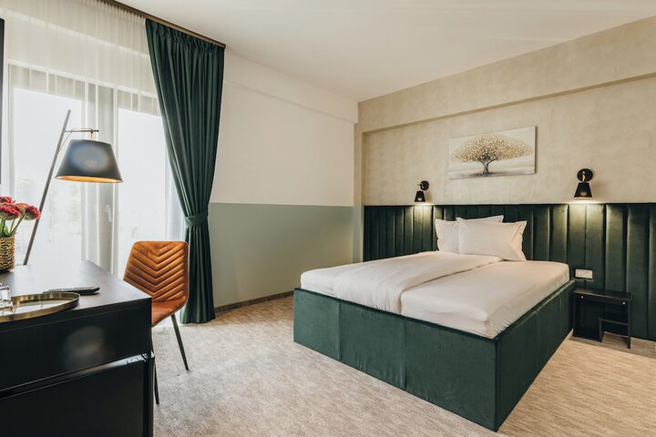 Room 13 of 65