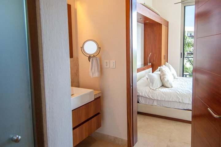 Room 3 of 23