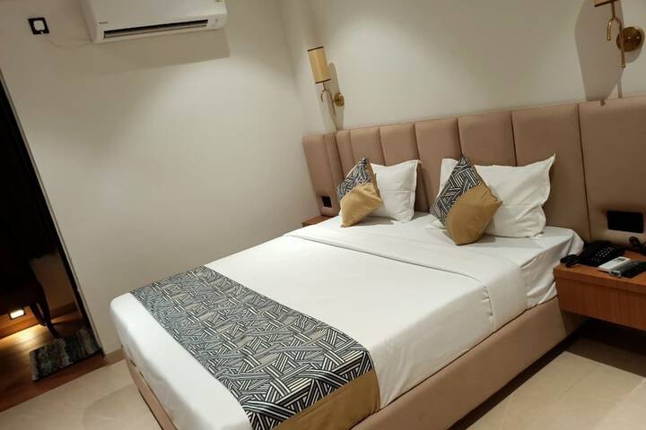 Room 17 of 30