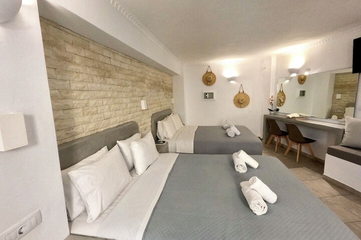 Room 33 of 71