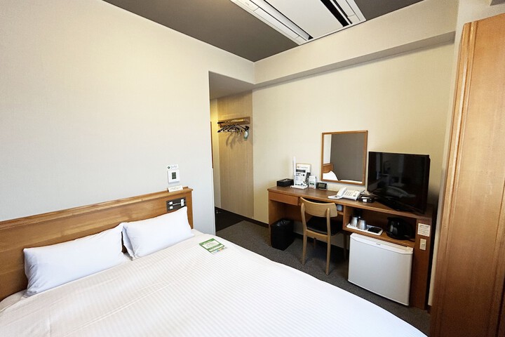 Room 9 of 29