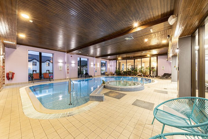 Pool 82 of 177