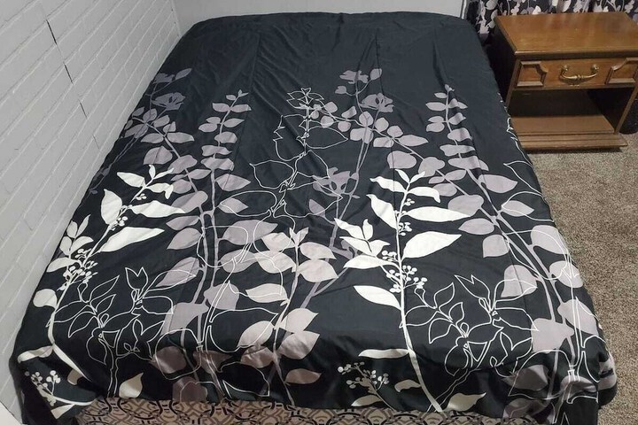 Room 5 of 12