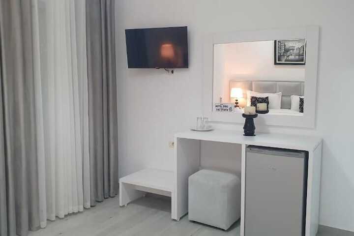 Room 60 of 106