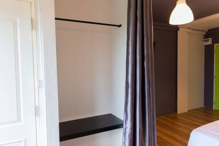 Room 50 of 71