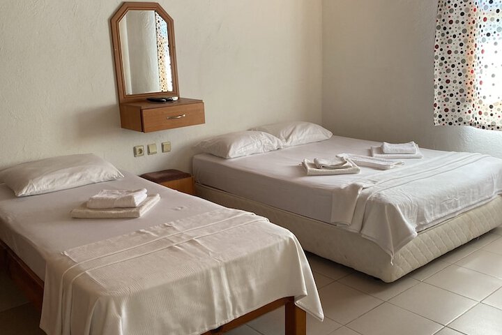 Room 6 of 36