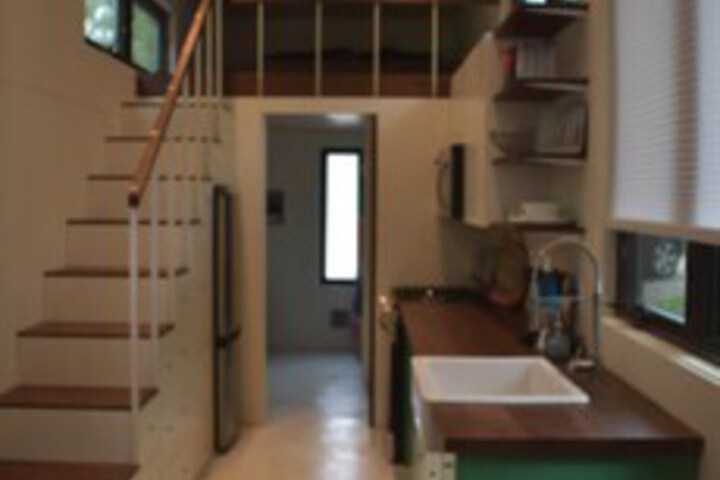Room 2 of 204