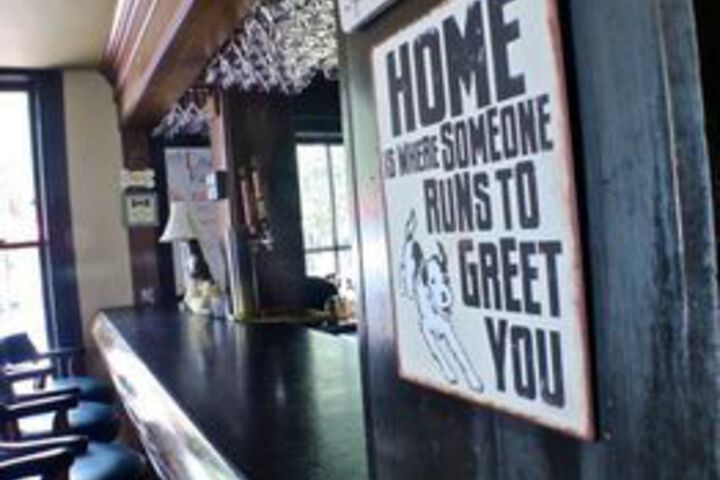 Lounge 64 of 96
