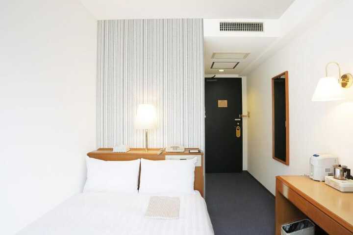 Room 16 of 50