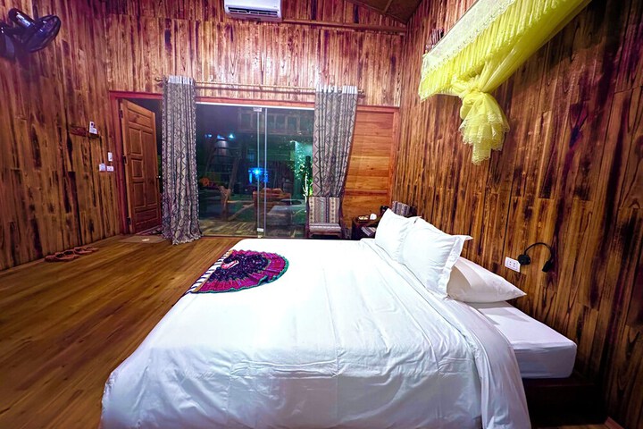 Room 8 of 92