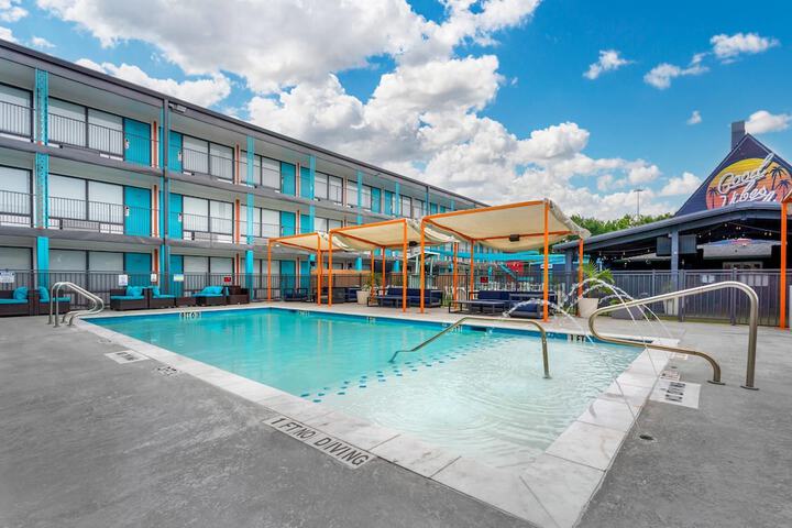 Pool 64 of 95