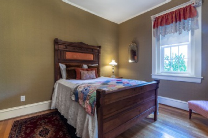 Room 299 of 384