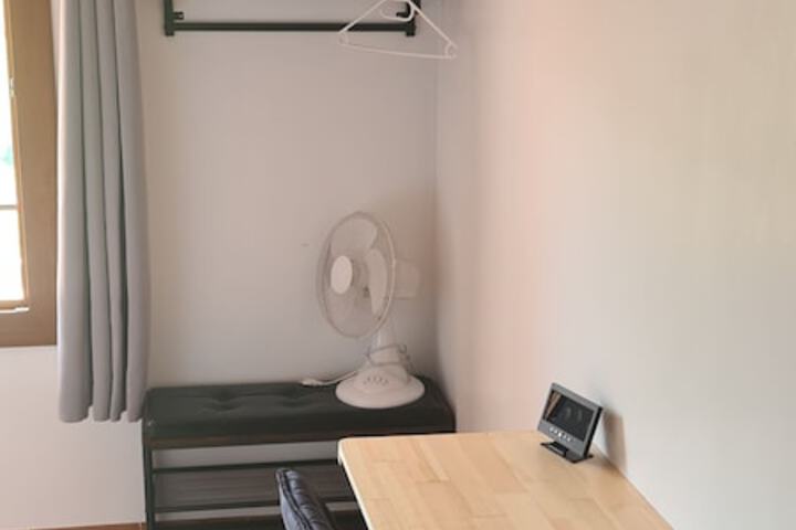 Room 11 of 111
